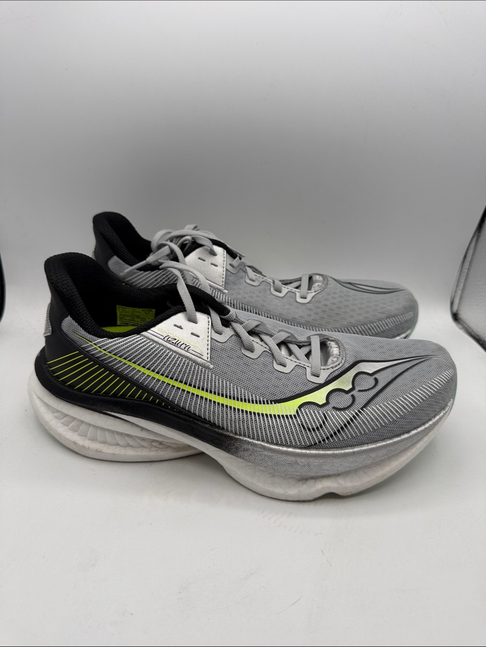 Saucony Azura Men's 9.5 Gray and Lime Green Running Shoes S11